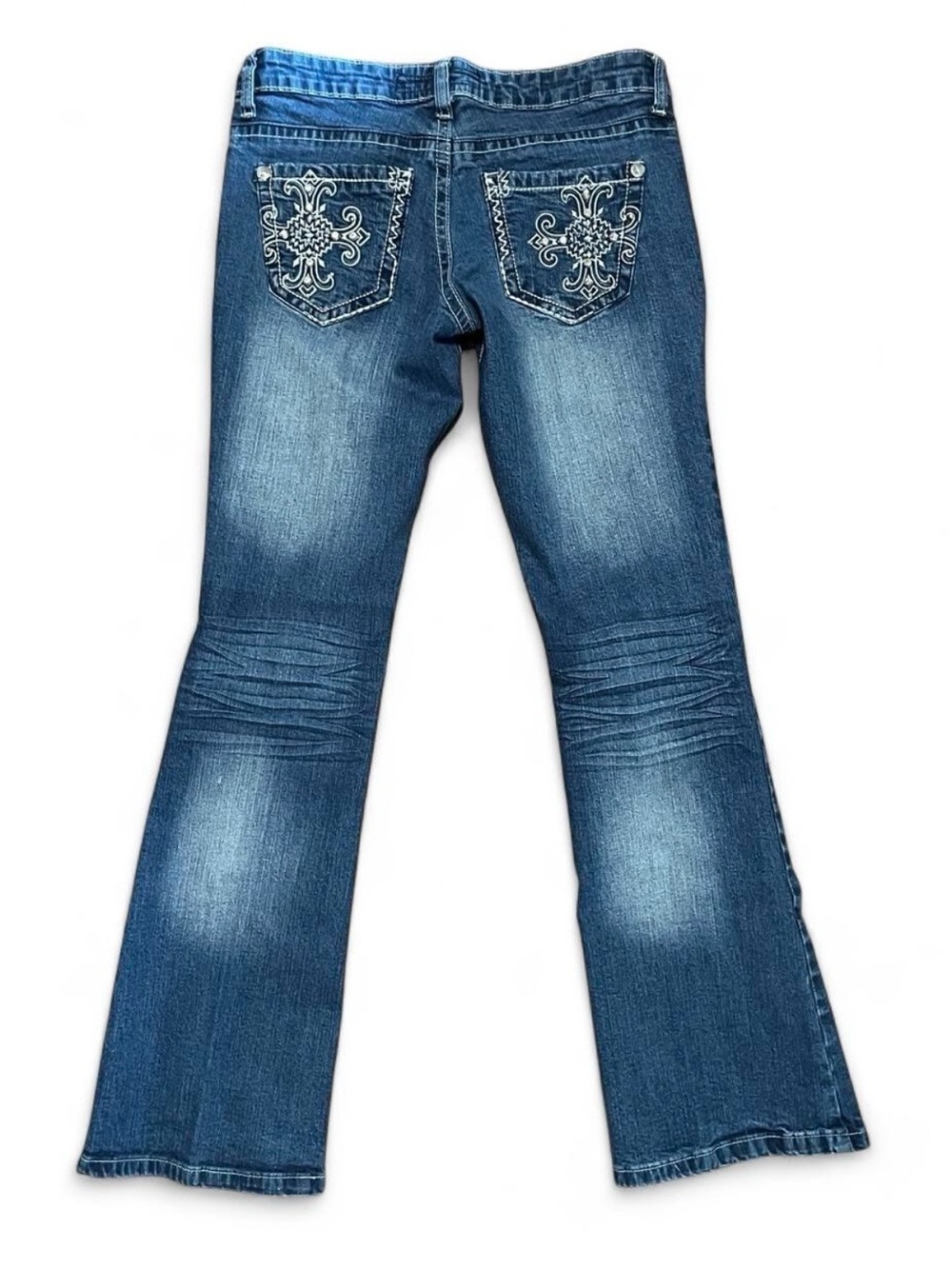 Sand Mountain Outfitters Embroidered Back Pocket Blue Jeans